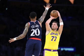 Lakers hold off Clippers as Kawhi Leonard exits late with left ankle soreness