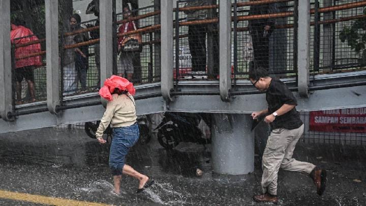 Greater Jakarta Weather Today: BMKG Forecasts Rain Across Areas Greater Jakarta Weather Today: BMKG Forecasts Rain Across Areas