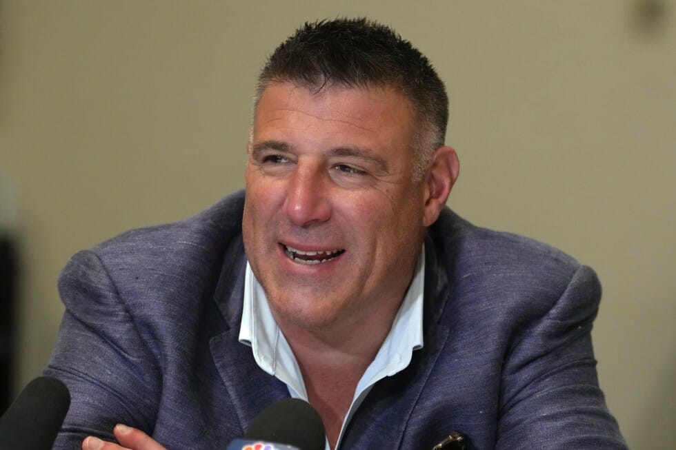 Patriots executive says it’s business as usual for Mike Vrabel after viral photos Patriots executive says it’s business as usual for Mike Vrabel after viral photos