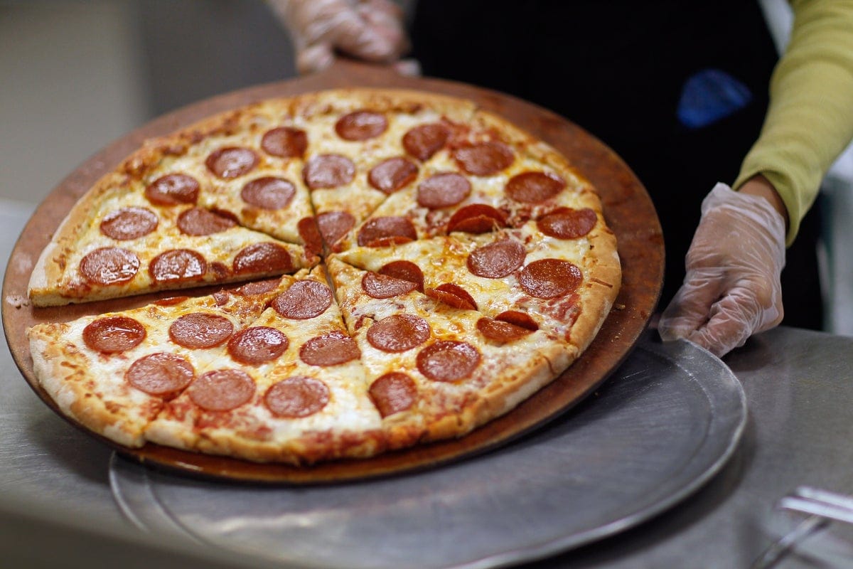 Pizza chain closes all US locations and files for bankruptcy after 50 years Pizza chain closes all US locations and files for bankruptcy after 50 years