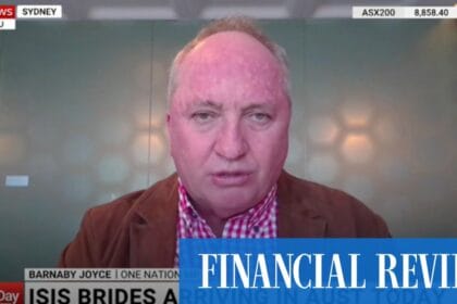 Barnaby Joyce attacks James Paterson from Qantas lounge