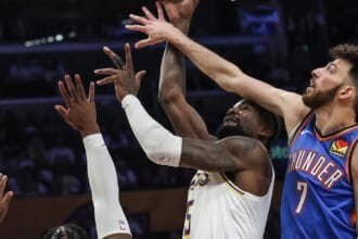 Lakers’ Deandre Ayton disappearing against Thunder