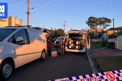 Man dead, four injured in Canley Heights shooting believed to be linked to organised crime