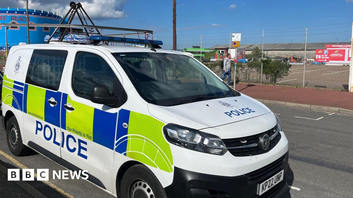 Manhunt after reports teens raped on Great Yarmouth beach