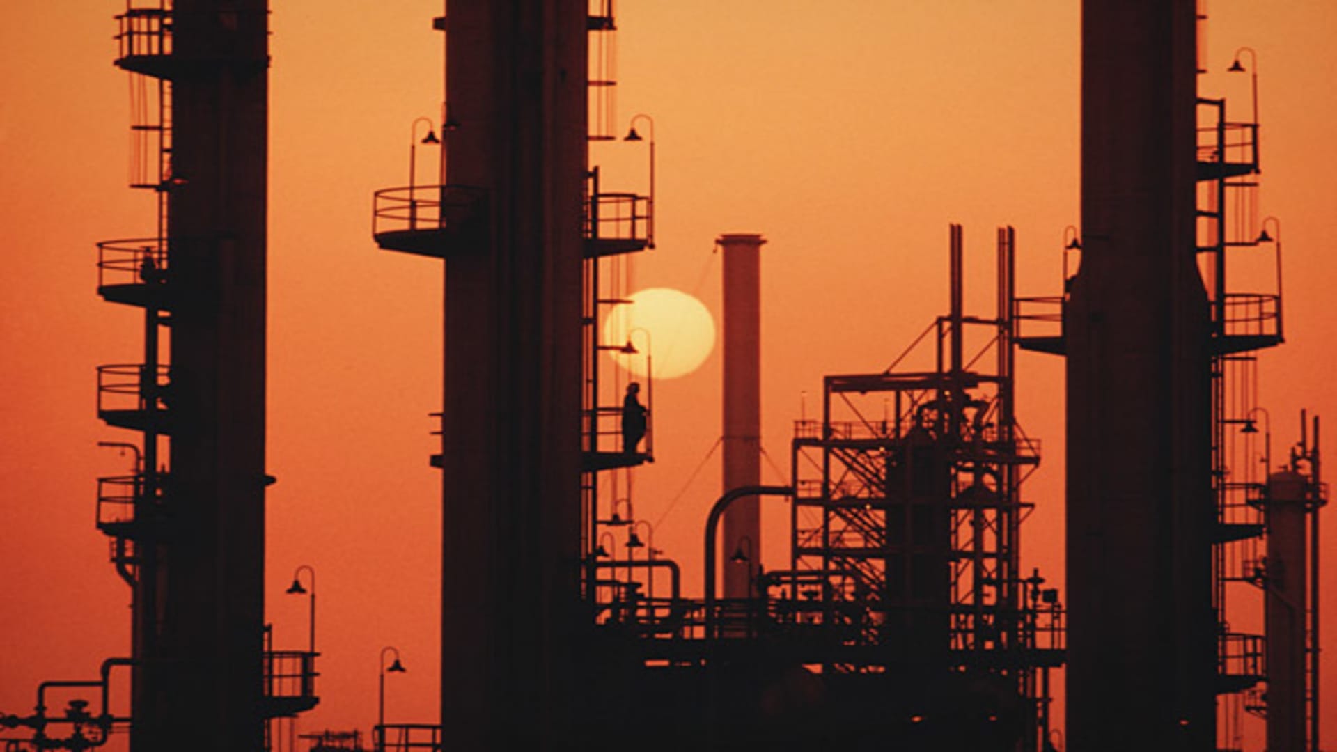 Oil markets bet on a swift end to Iran war. Investors may regret it Oil markets bet on a swift end to Iran war. Investors may regret it
