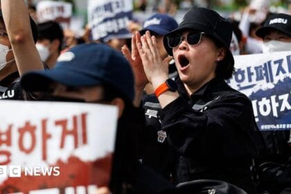 Samsung strike on hold as workers push for AI bonus