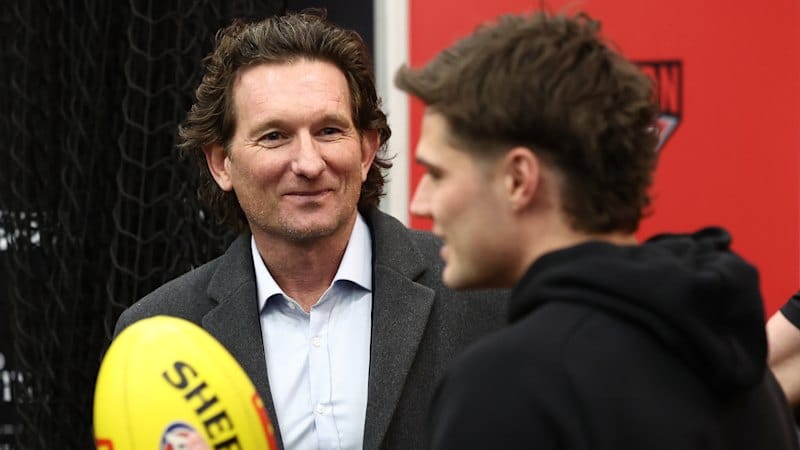 Why Kevin Sheedy is backing a James Hird return to the Bombers