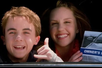 ‘I Think I’m The Only Person In History To Turn Down Saturday Night Live.’ Frankie Muniz On The (Adorable) Amanda Bynes-Related Reason He Said No