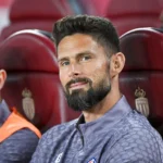 Giroud makes history once more