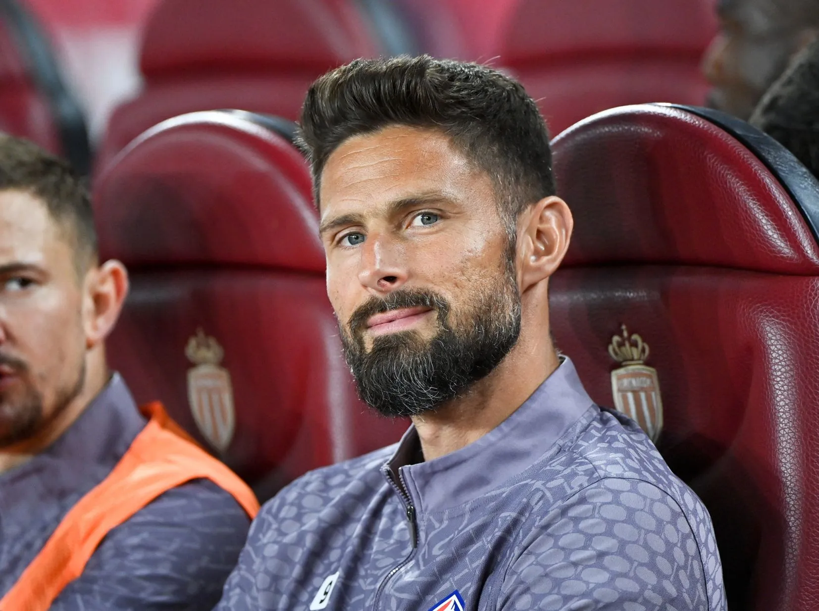 Giroud makes history once more Giroud makes history once more
