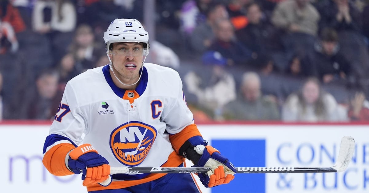 Islanders, pending UFA captain Anders Lee are far apart in contract talks Islanders, pending UFA captain Anders Lee are far apart in contract talks