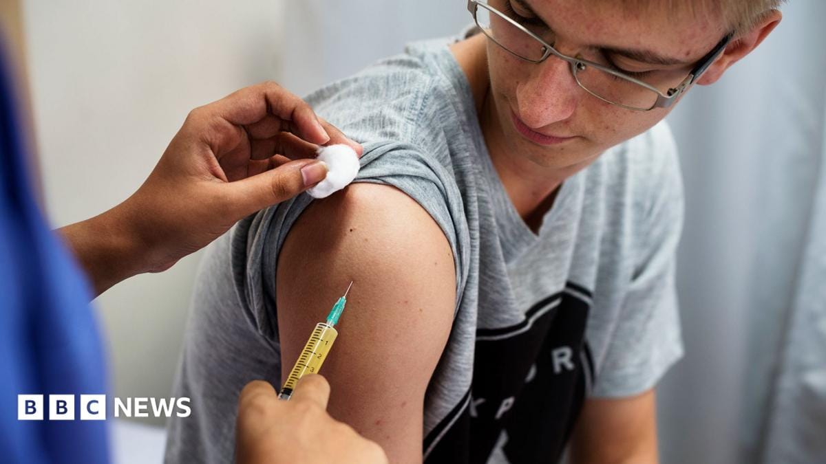 Meningitis B vaccine to be offered to thousands of young people in July