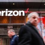 Strict Verizon policy leaves customers waiting longer in stores