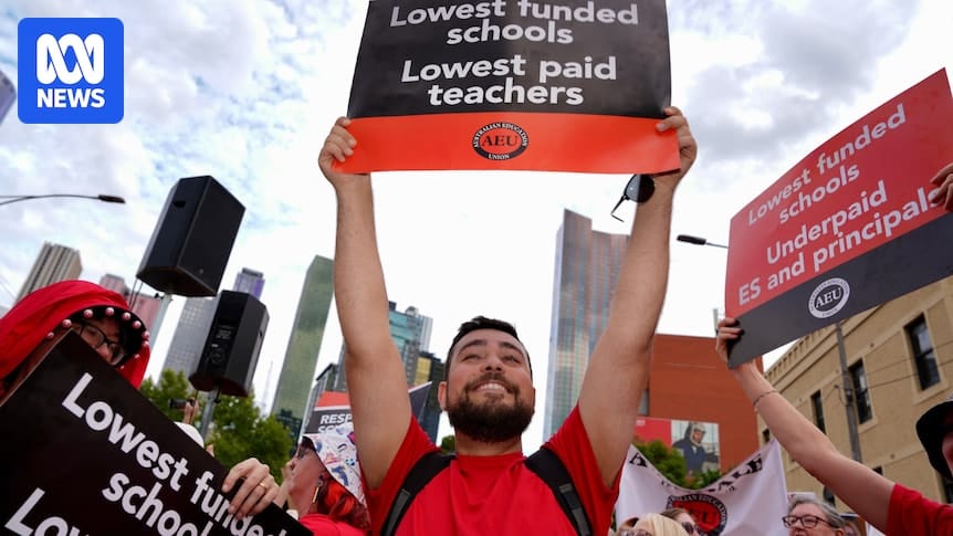 Victorian teachers reject pay offer against union advice, won’t rule out further strikes