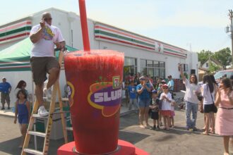 Calgary coming for Slurpee Capital of the World title held by Winnipeg for 2 decades