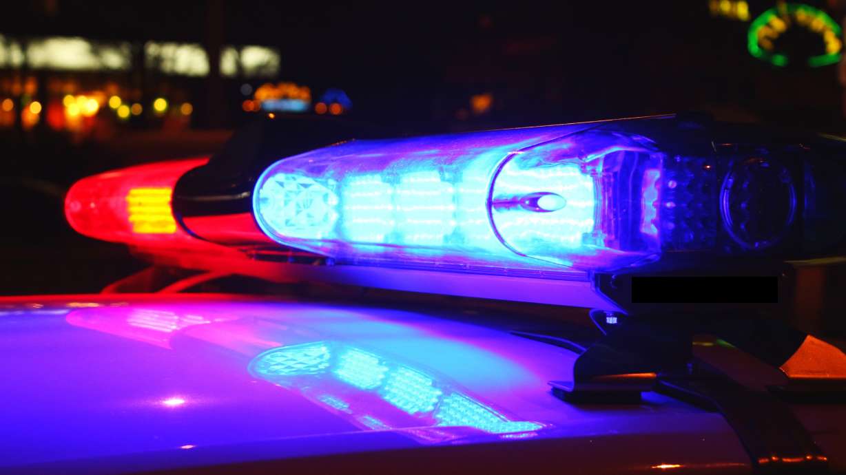 Small plane crashes at Ogden airport, no major injuries